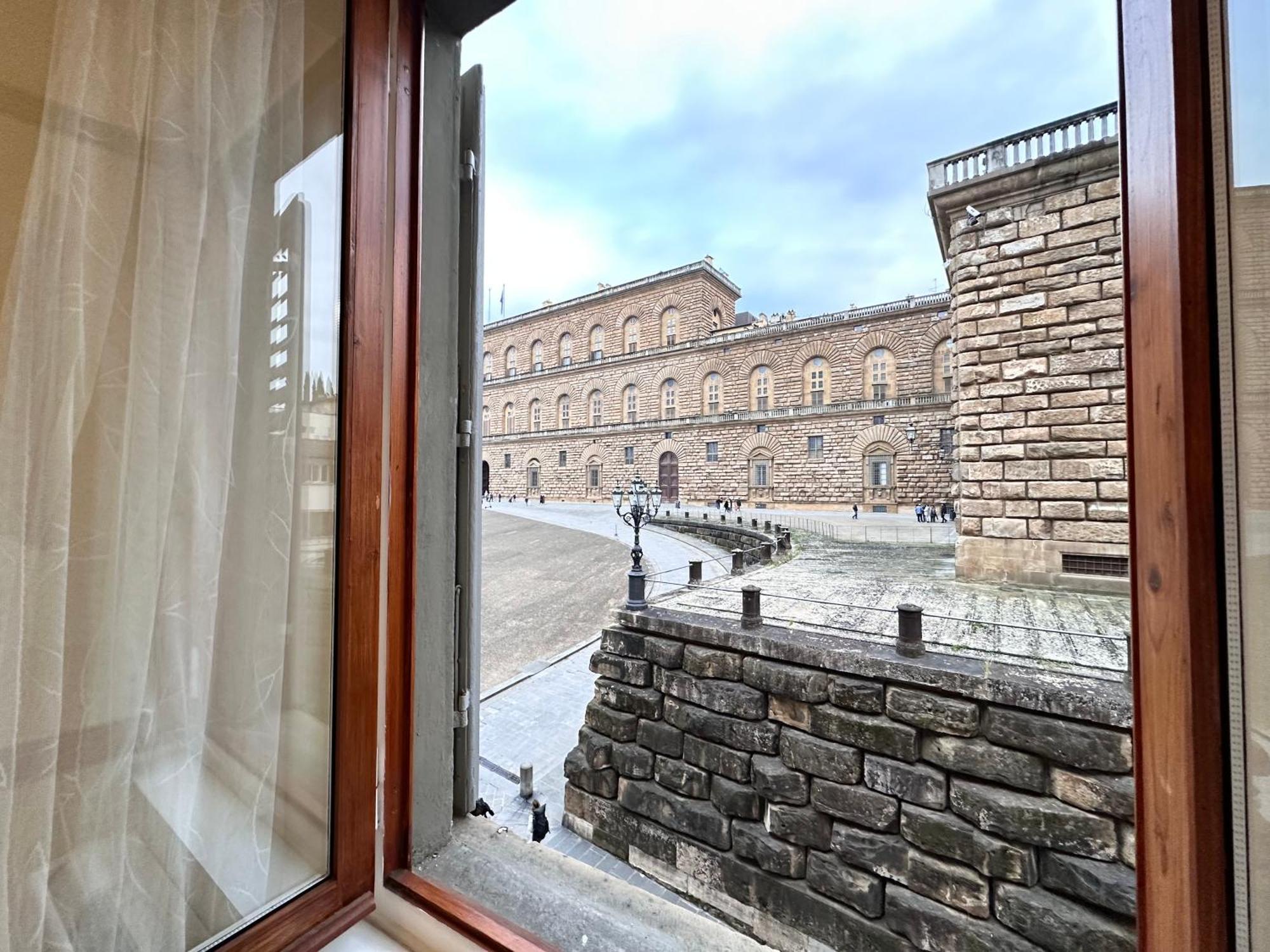 Luxurious View On Pitti Palace * Florencia