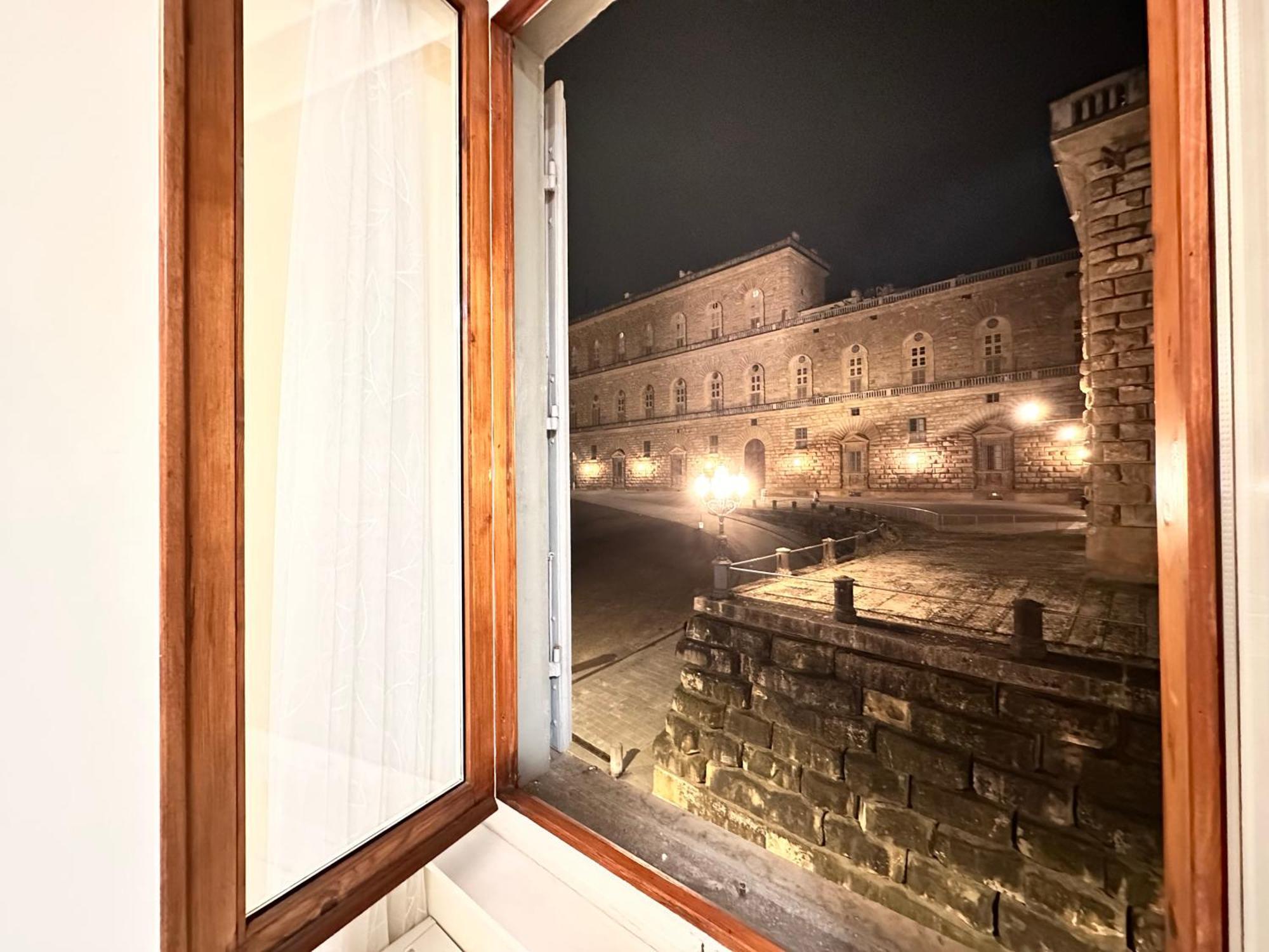 Luxurious View On Pitti Palace * Florencia